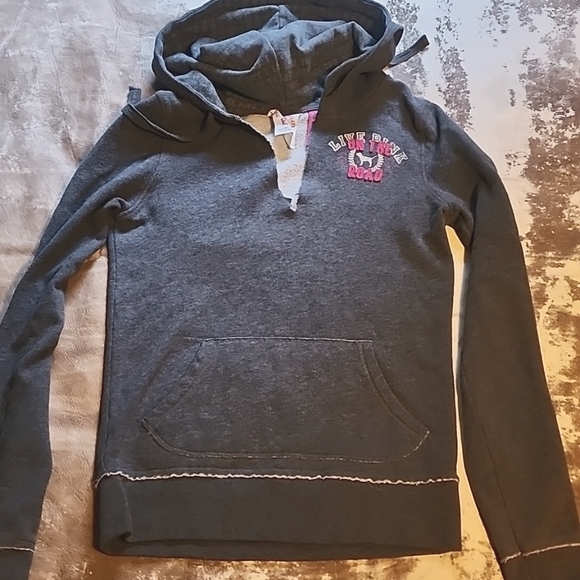 Pullover Sweatshirt and matching Sweatpants. Size: XS - Picture 7 of 10